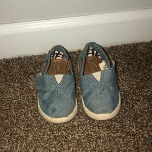 TOMS shoes